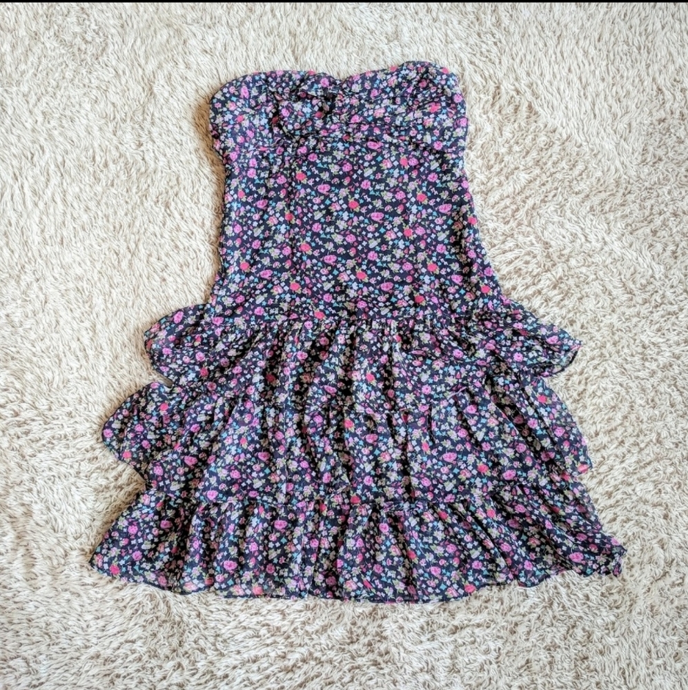 MOVING SALE!! Express floral strapless mini dress